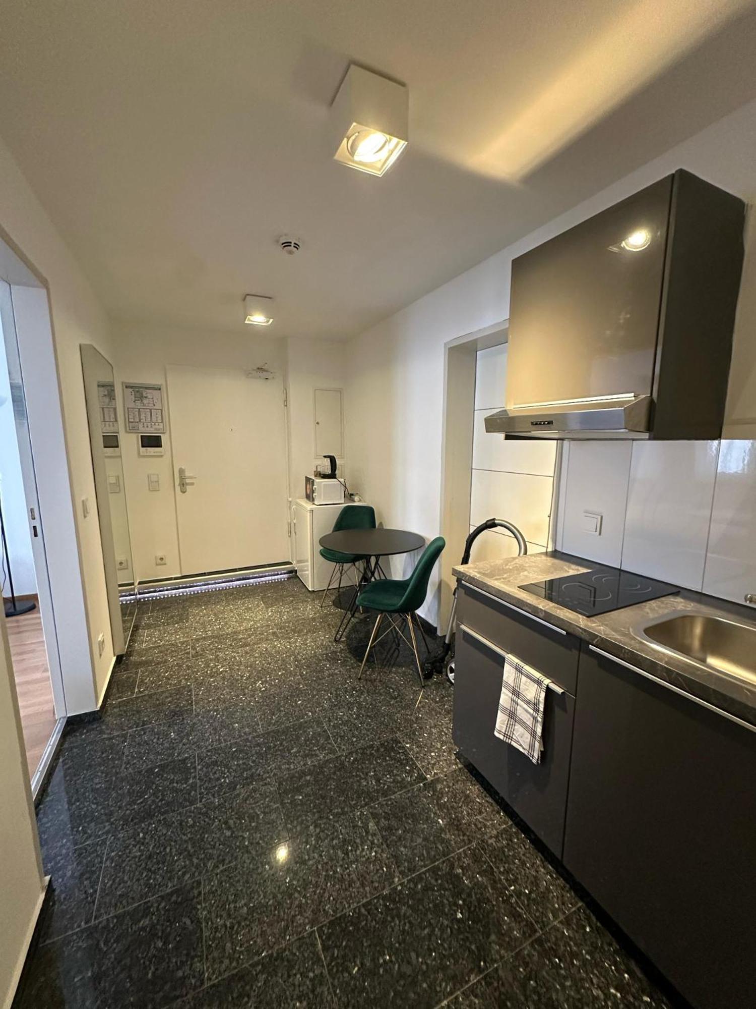Al Nafurah Apartments Мюнхен Екстер'єр фото